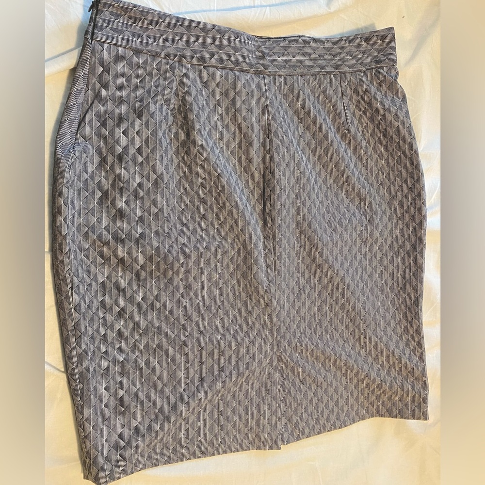 Womens Knee Length Skirt.